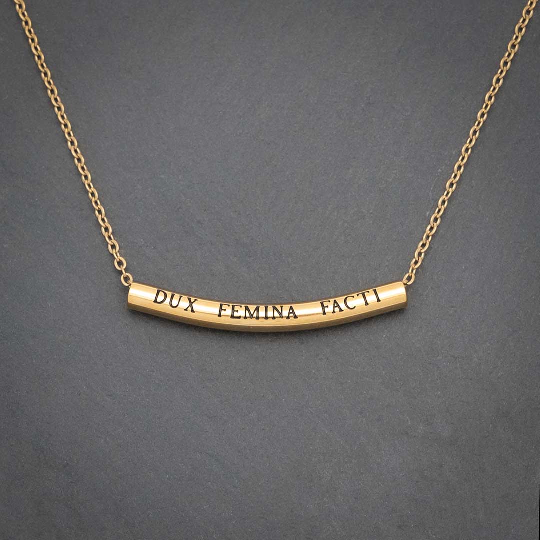 DUX FEMINA FACTI Necklace
