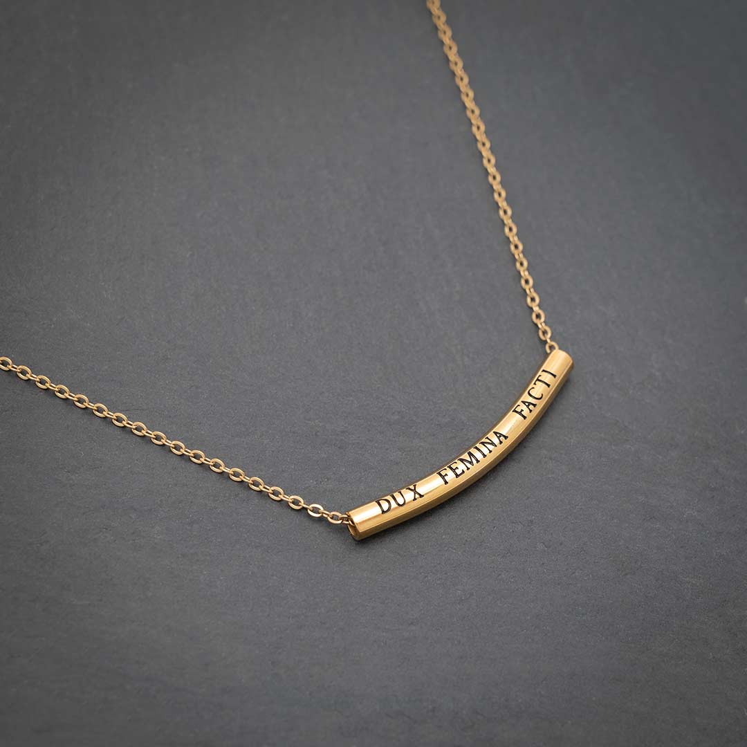 DUX FEMINA FACTI Necklace