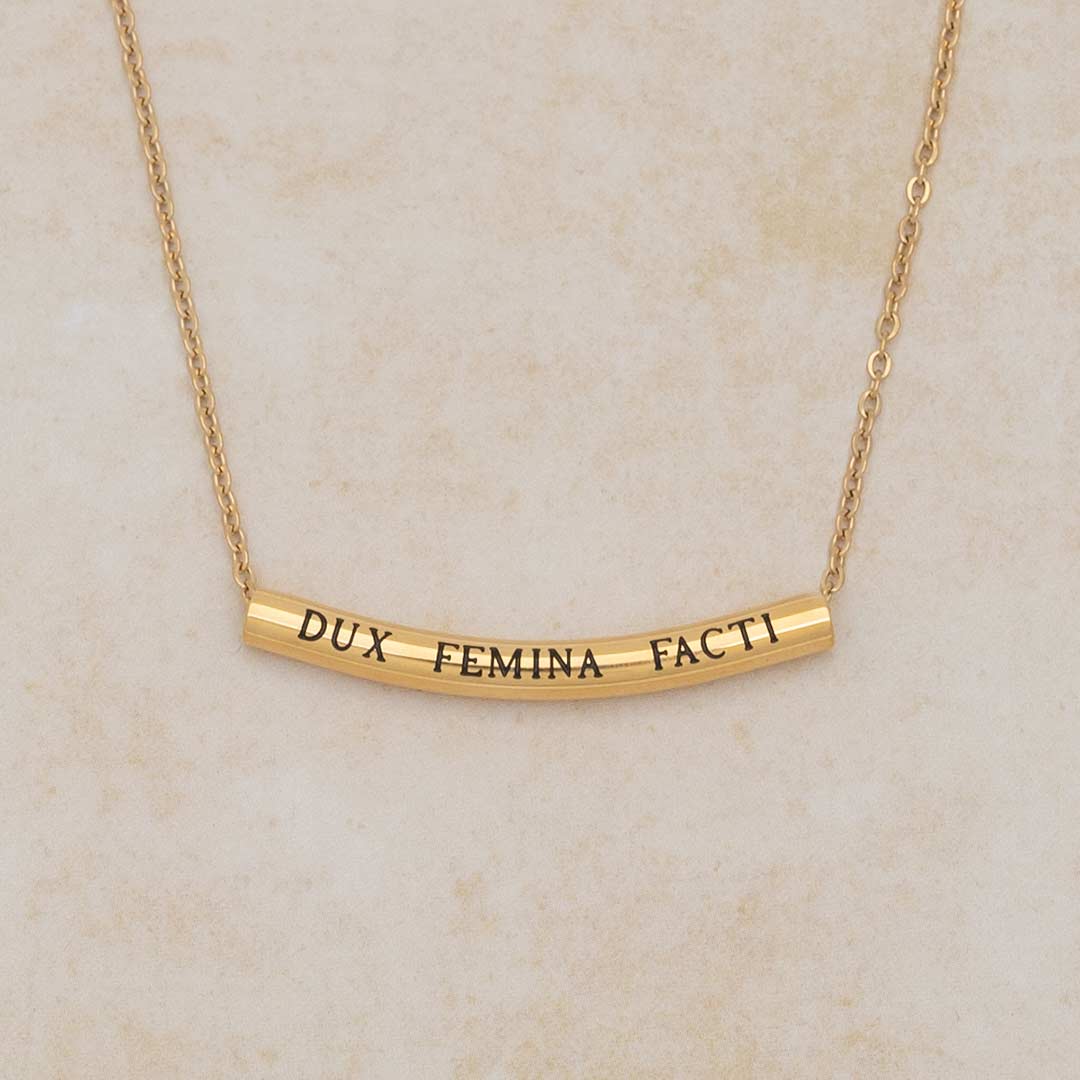 DUX FEMINA FACTI Necklace