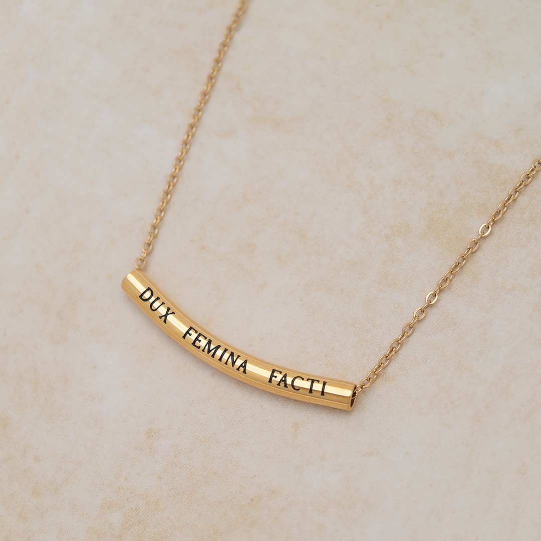 DUX FEMINA FACTI Necklace