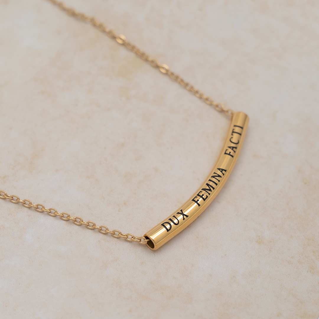DUX FEMINA FACTI Necklace