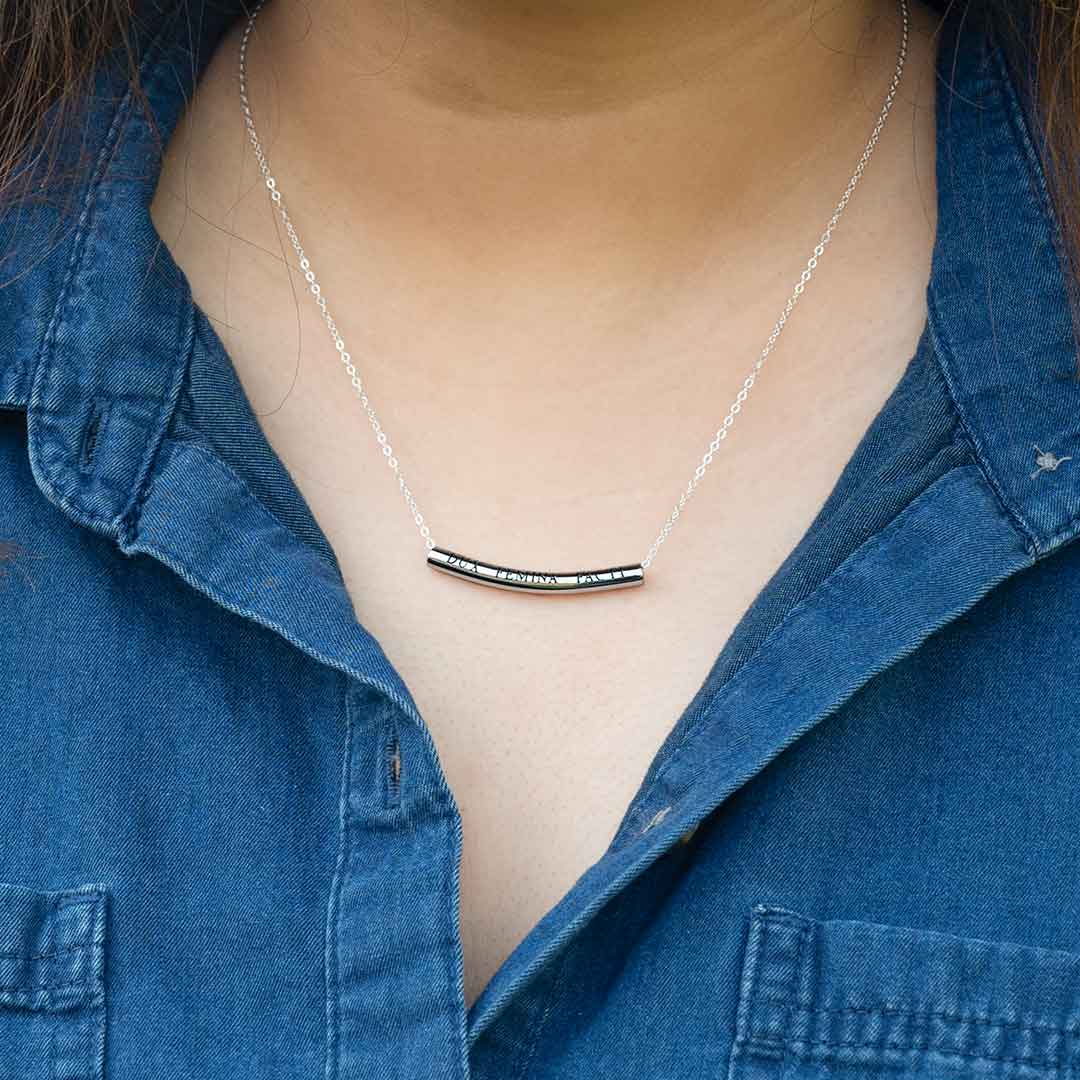 DUX FEMINA FACTI Necklace