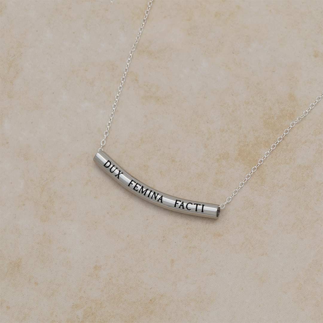 DUX FEMINA FACTI Necklace