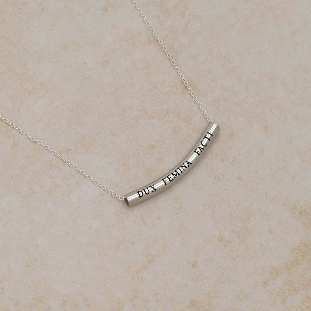 DUX FEMINA FACTI Necklace