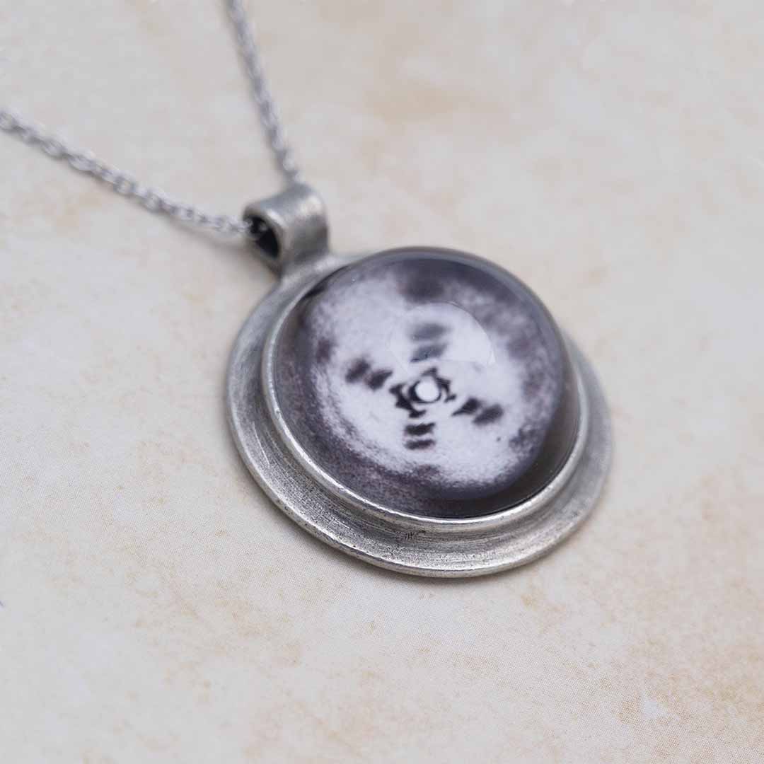 Photo 51 DNA X-Ray Diffraction Necklace