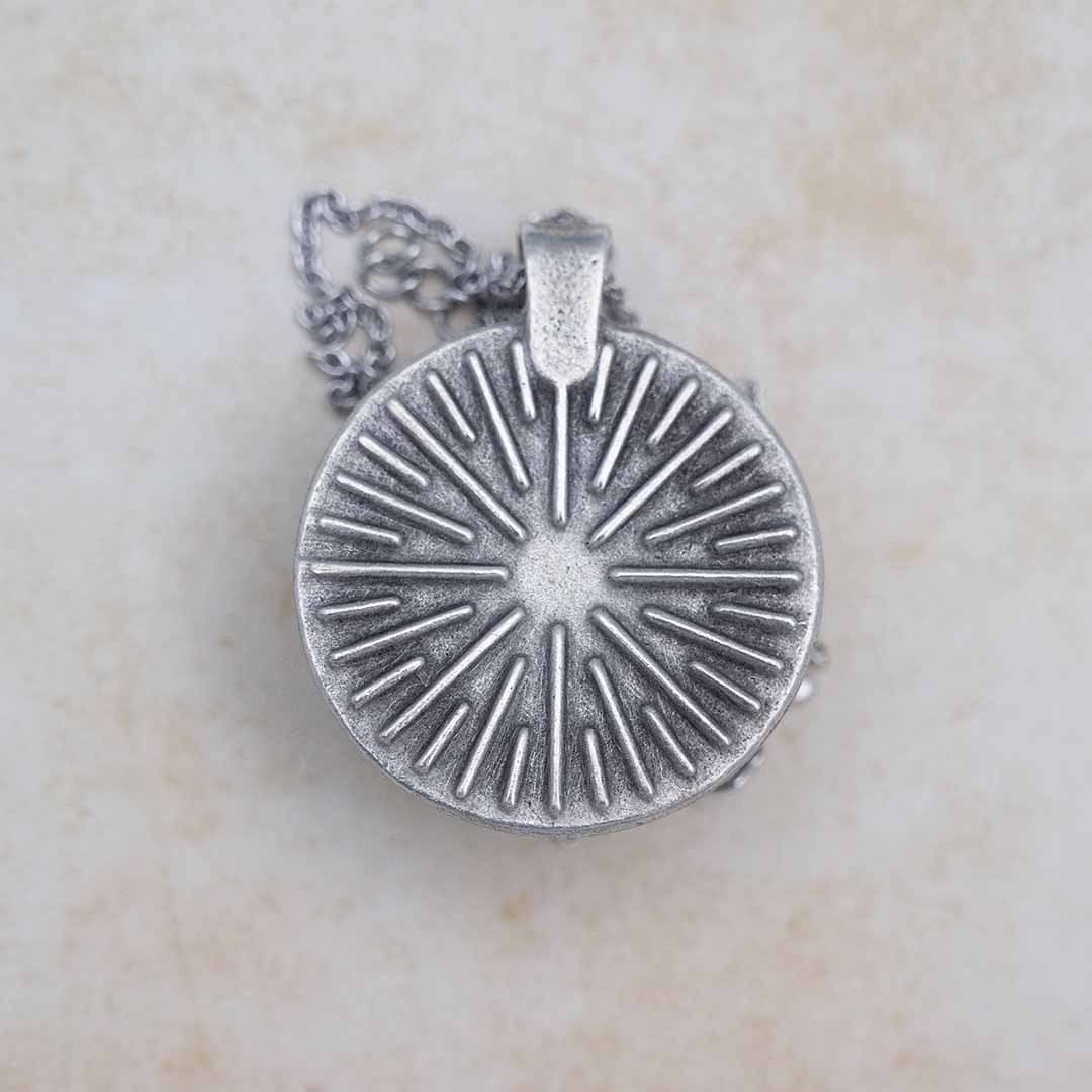 Photo 51 DNA X-Ray Diffraction Necklace