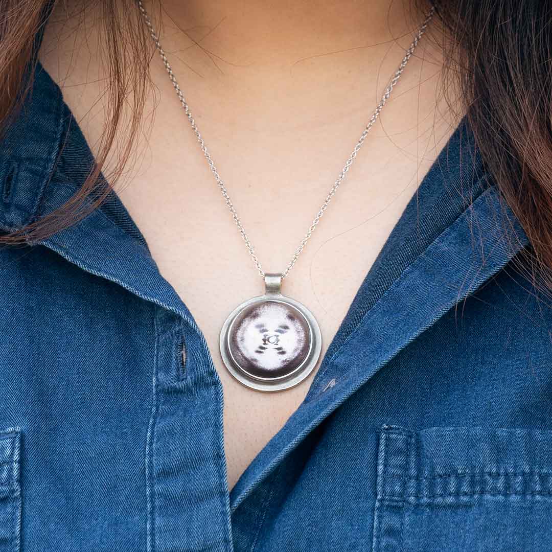 Photo 51 DNA X-Ray Diffraction Necklace
