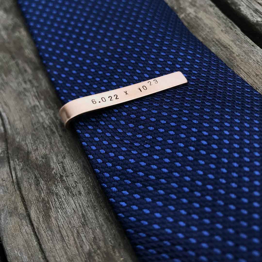 Avogadro&#39;s Tie Bar