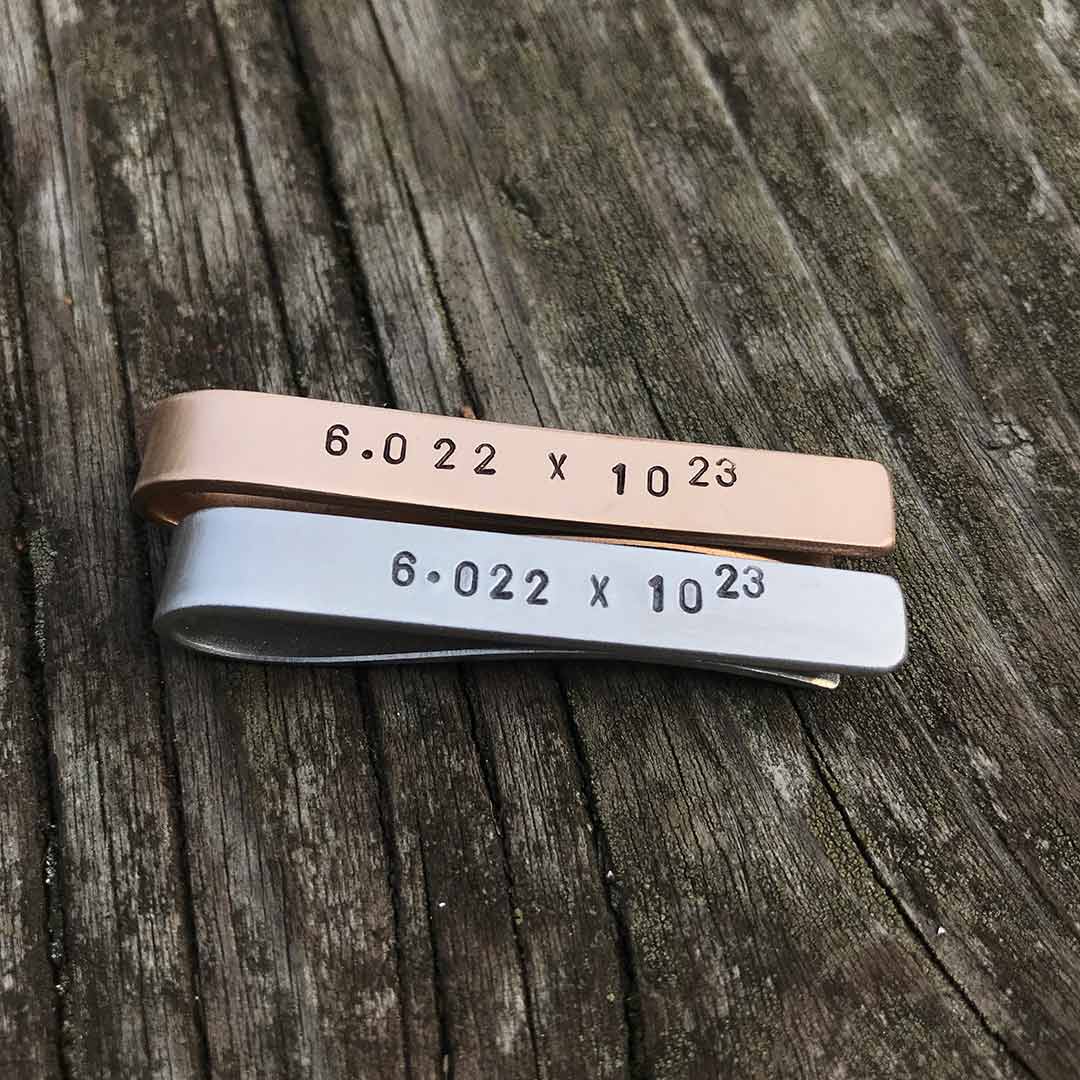 Avogadro&#39;s Tie Bar